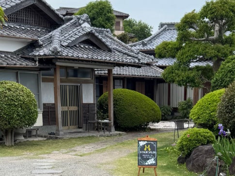 M NUR SALONの画像